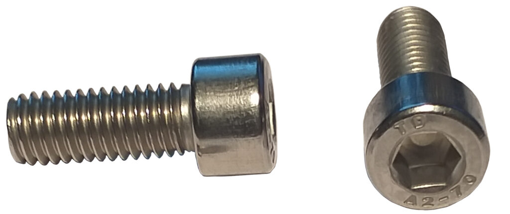 Polsett messing Ø17/Ø19 med 8 mm skruer umbraco (fra M8 til rund pol) sett 2 stk