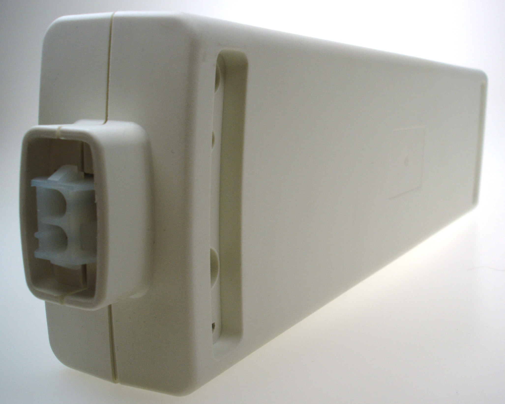 6,0v - 1,8Ah - Ni-Cd .Rekke i -plasthus plugg 32 280x72x38mm (lxbxh) - Bilde 1